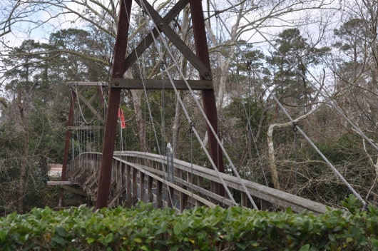 Bridge over Buffalo Bayou to Bayou Bend