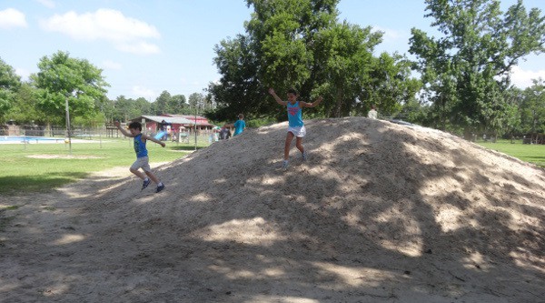 Sand Mountain at Old Mac Donalds Farm