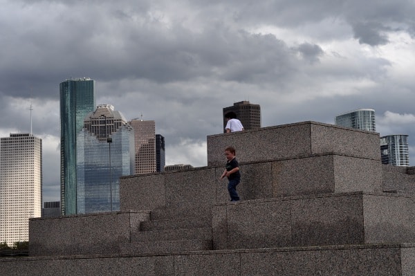 Climbing Up the Houston Police Officer Memorial