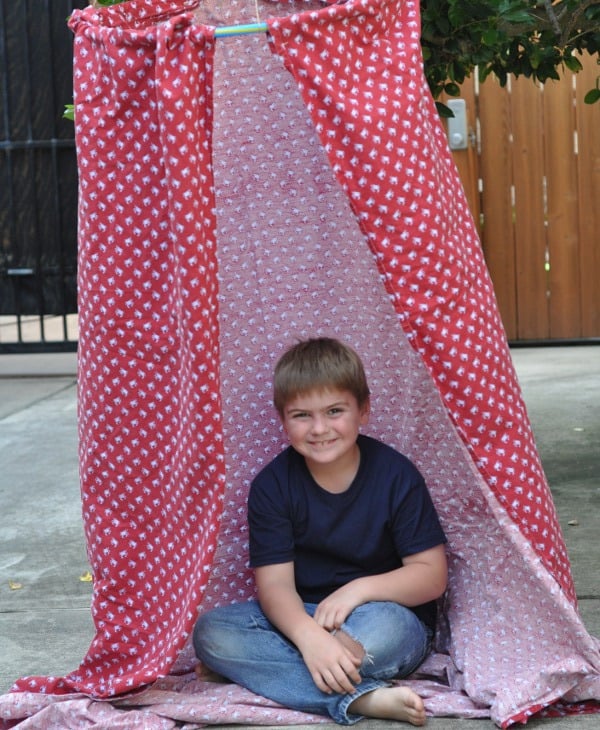 Hula Hoop Tent Made from Dollar Store Supplies Easy to Assemble