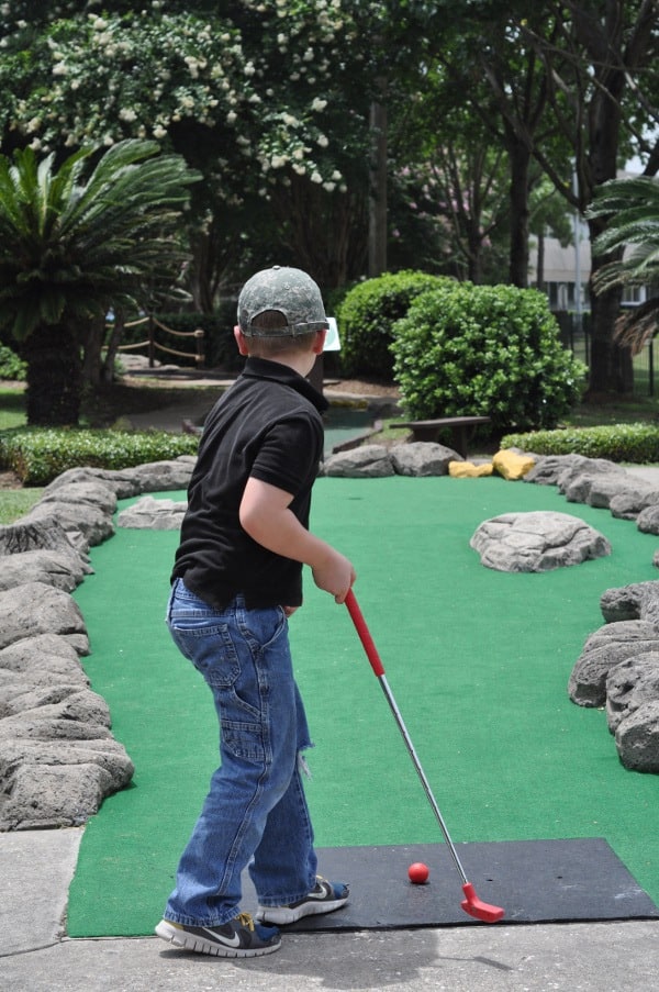 Joe at Boomers Houston MiniGolf