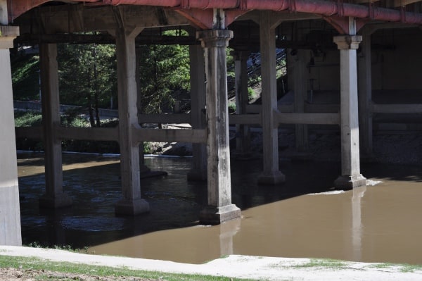 Buffalo Bayou from under Sabine Street Park