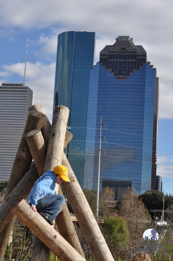 Fish Family Play Area at Buffalo Bayou Park Climbing Logs