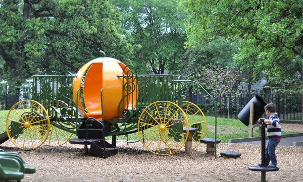 River Oaks Pumpkin Park Carraige