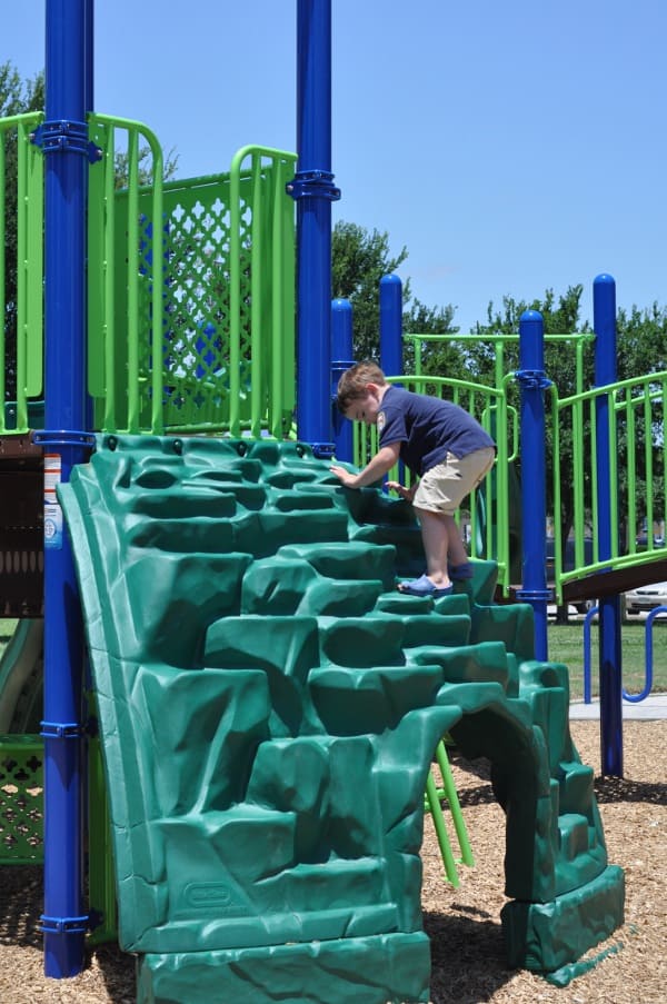 Agnes Moffitt Park Boulder Climbing