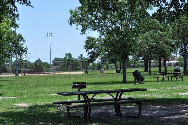 Agnes Moffitt Park Picnic Tables