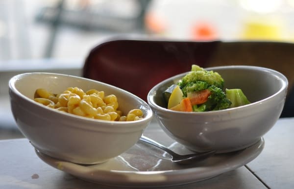 Willies Kids Mac and Cheese with Steamed Veggies