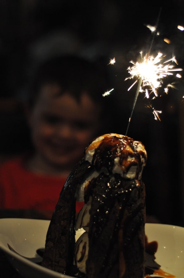 rainforest-cafe-houston-galleria-volcano-cake