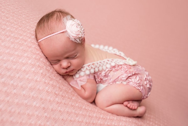 abba-color-photo-juliet-newborn-photo-pink