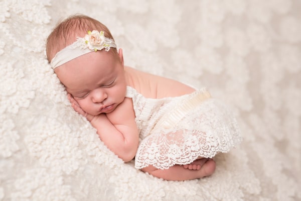 abba-color-photo-juliet-newborn-photo-white