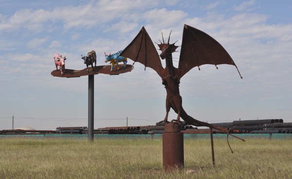 texas-pipe-supply-sculpture-park-dragon