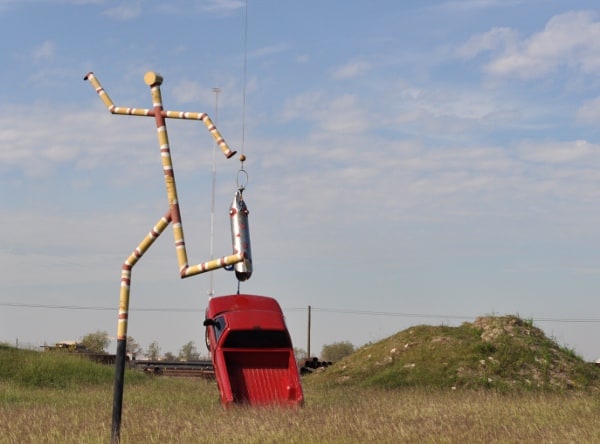 texas-pipe-supply-sculpture-park-truck