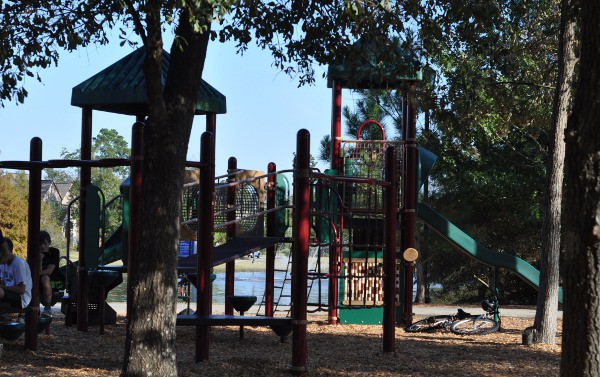 tupelo-park-the-woodlands-playground