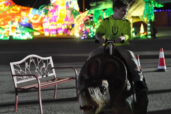 dinosaur-rides-at-magical-winter-lights