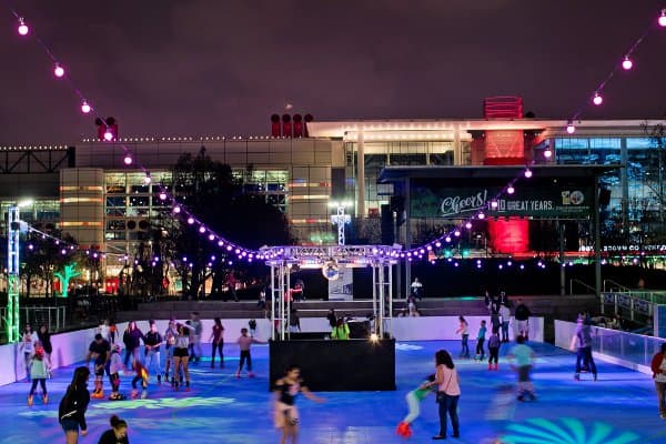 roller skating discovery green