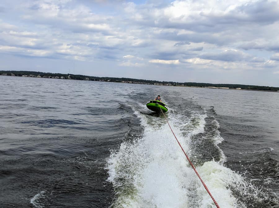 Rent a boat at Margaritaville Lake Conroe
