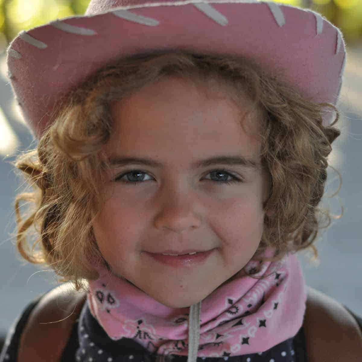 Girl in cowboy hat