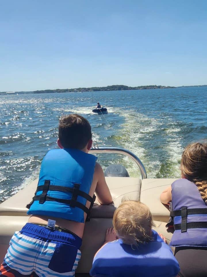Margaritaville Lake Conroe Boat Rental