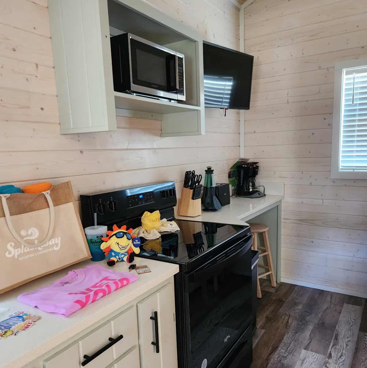 Splashway Campgrounds Creekside Cabin Kitchen